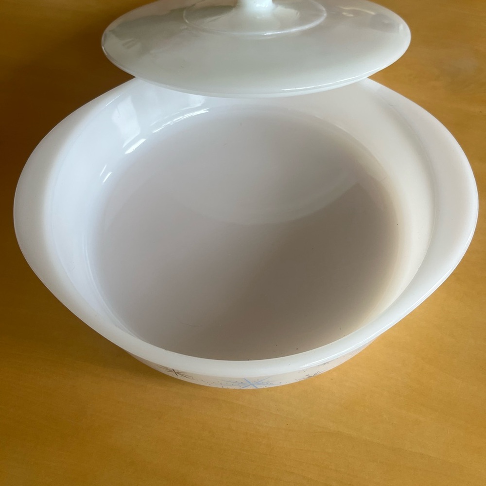 VINTAGE Glasbake 8” Atomic Starburst Milk Glass Covered Casserole - Picture 2 of 6